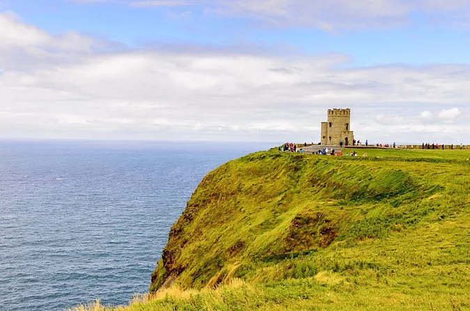 Kleingruppe: Cliffs of Moher & Bunratty Castle